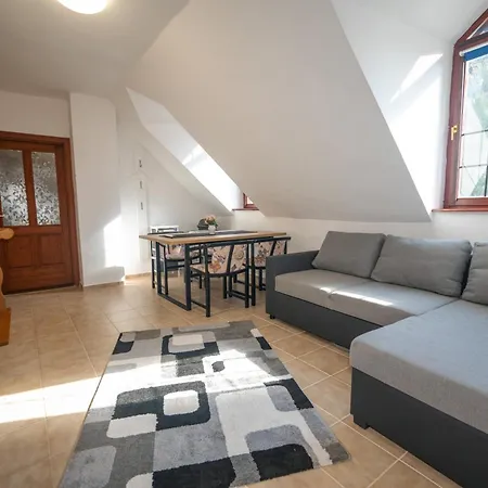 Nosztalgia Nyaralohaz Ferienhaus Szigliget