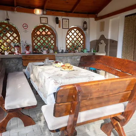 Nosztalgia Nyaralohaz *